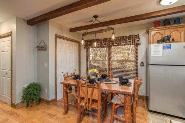 Treehouse Between Gatlinburg And Pigeon Forge. Pet Friendly! Εξωτερικό φωτογραφία