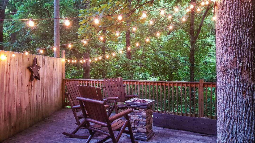 Treehouse Between Gatlinburg And Pigeon Forge. Pet Friendly! Εξωτερικό φωτογραφία