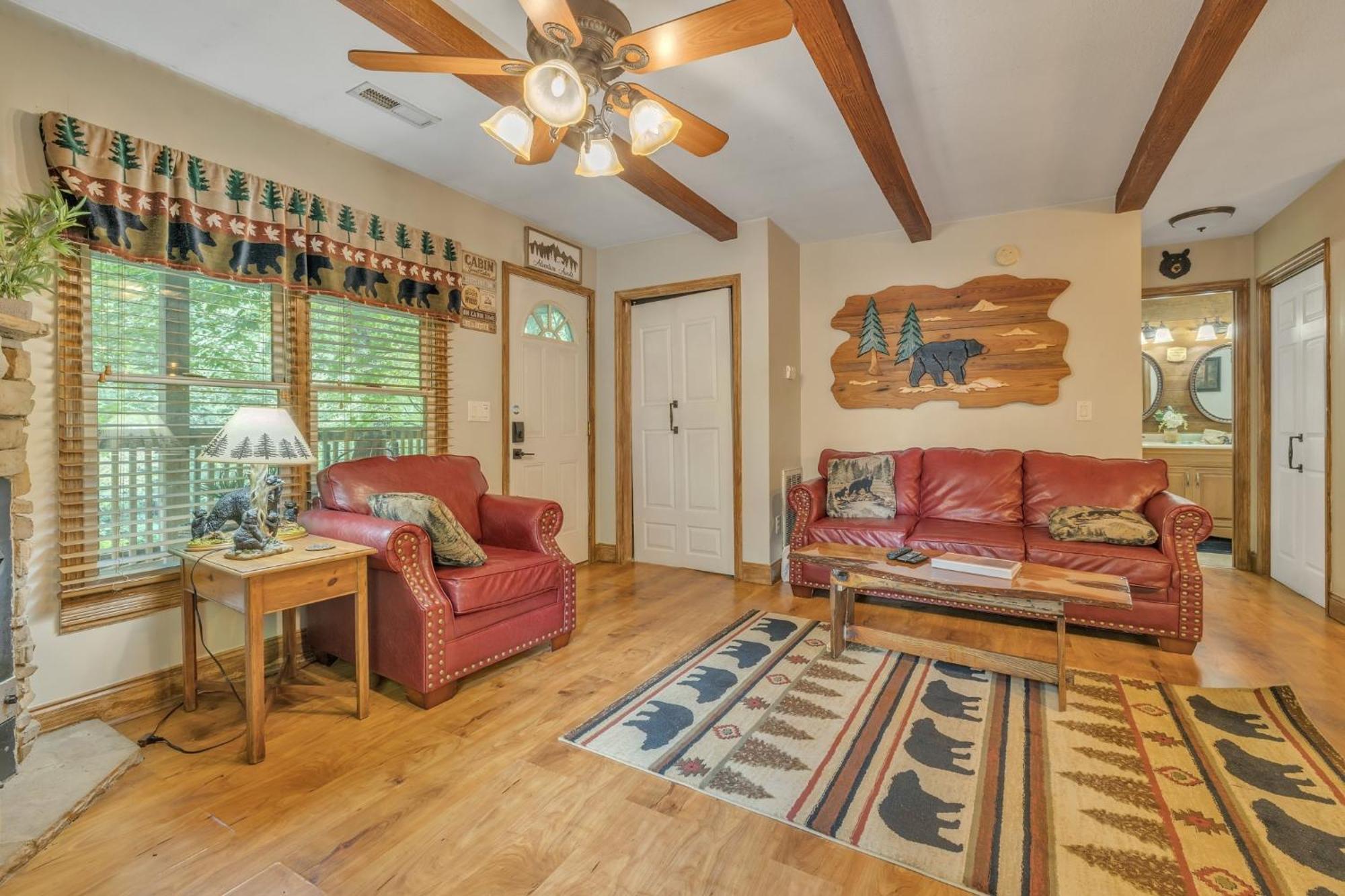 Treehouse Between Gatlinburg And Pigeon Forge. Pet Friendly! Εξωτερικό φωτογραφία